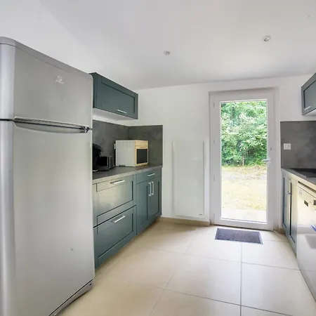 850m De La Maison Neuve Pour 6 En Foret Holiday home *
