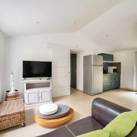 850m De La Maison Neuve Pour 6 En Foret